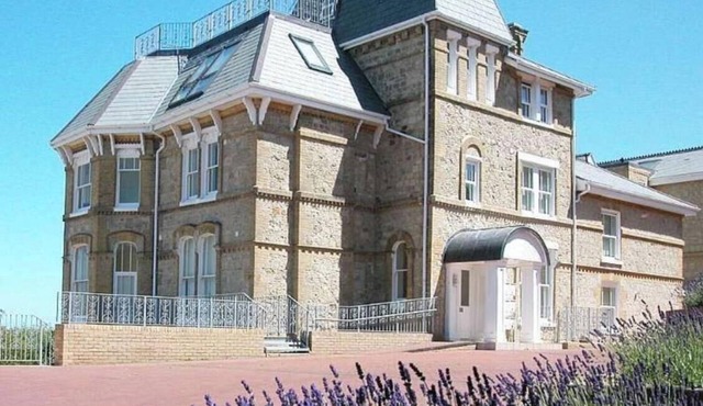 Sea View - an apartment that sleeps 4 guests in 2 bedrooms