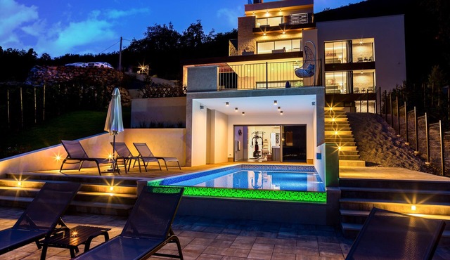 Sea view and relaxing villa