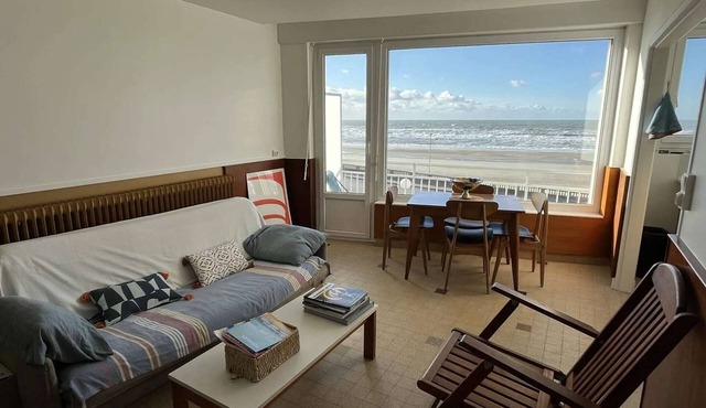 Sea View Apartment, Pets Allowed