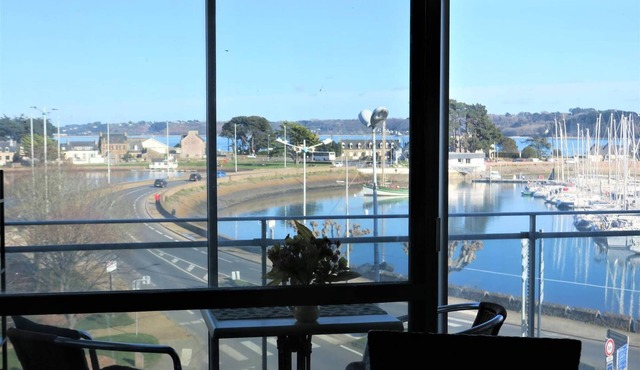 SEA VIEW apartment with loggia in the port of PERROS-GUIREC