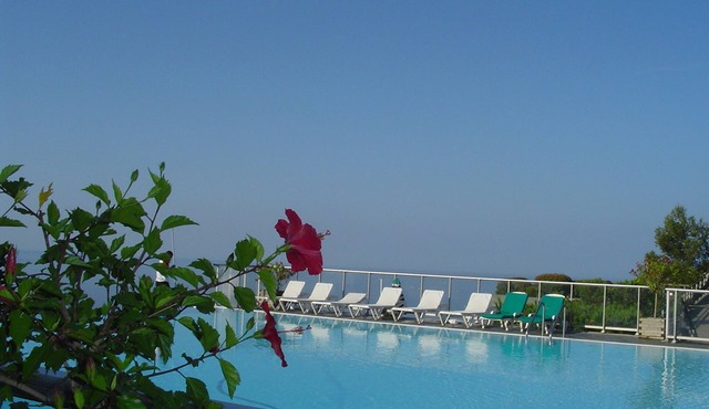 Sea view apartment *