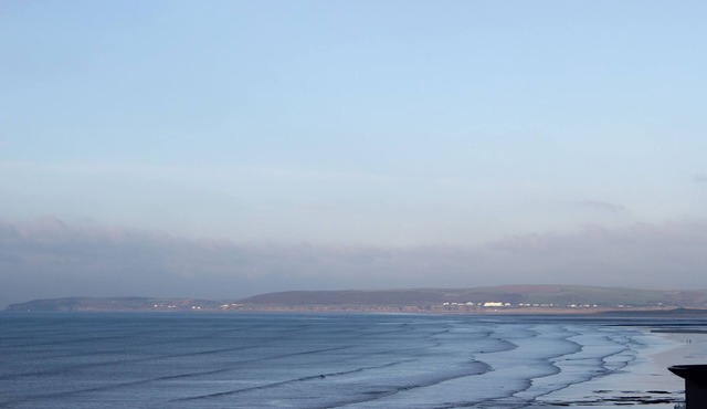 Sea View apartment overlooking Bideford Bay and 5 minutes walk to the Beach