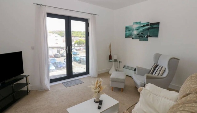 Sea View Apartment - 2 Bed Apartment