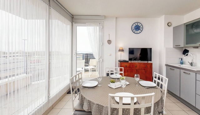 Sea view apartment Kerfissien