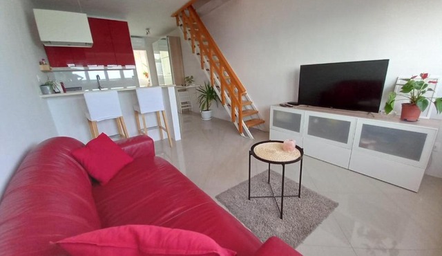 Sea View Apartment - Sunny day