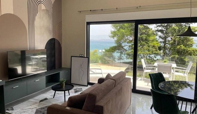 Sea View Apartments Marvi (left)