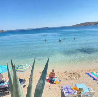Sea View Apartments Nini