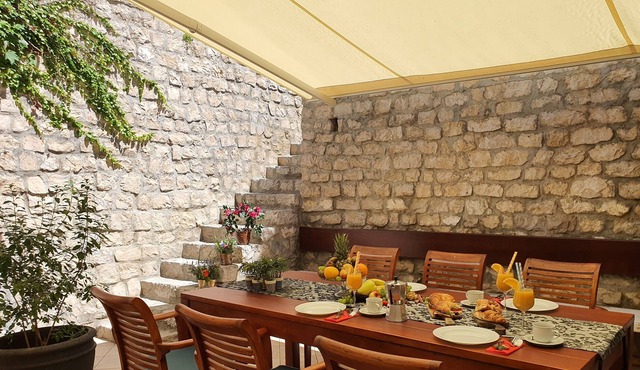 Sea view app with swimming pool just 5 min from the beach