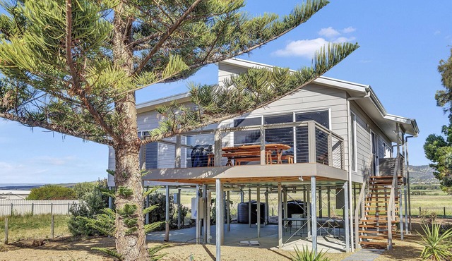 Sea View at Silver Sands - Sitting Pretty with Sea, Hills and Washpool Views