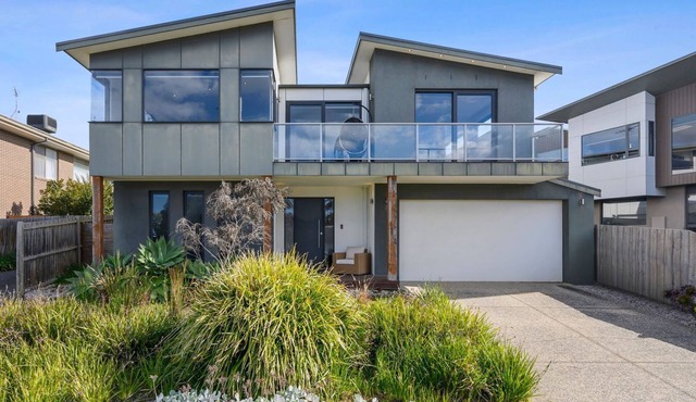 Sea View Beach House 11a