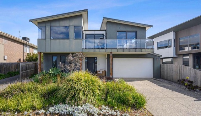 Sea View Beach House 11a