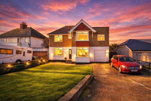 Sea View Beachfront House Sleeps 8