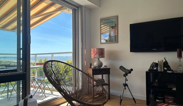 Sea view apartment for 2 with balcony and parking