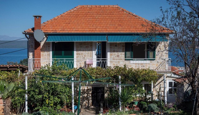 Sea view holiday home Antonela