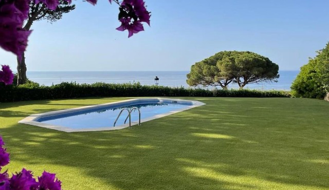 Sea view house with private pool and garden
