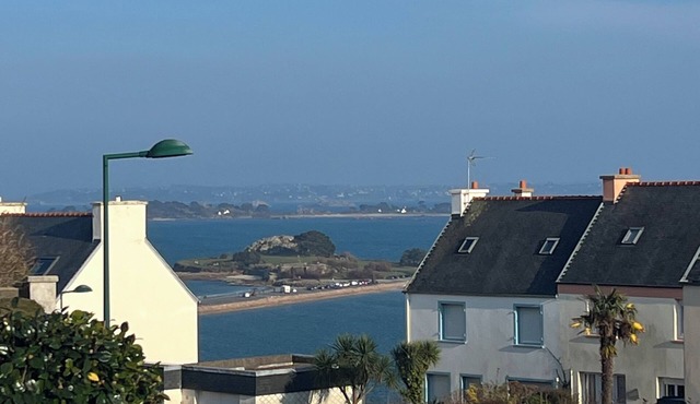 Sea view house with jacuzzi and billiards "400M from the beach". 7 minutes walk