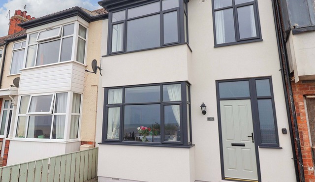 SEA VIEW HOUSE, family friendly, country holiday cottage in Hornsea