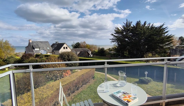 Sea View House for 9 - Beach Just Around the Corner & Family Comfort
