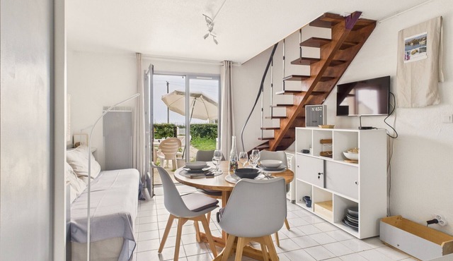 Sea view house for 2 adults and 2 children