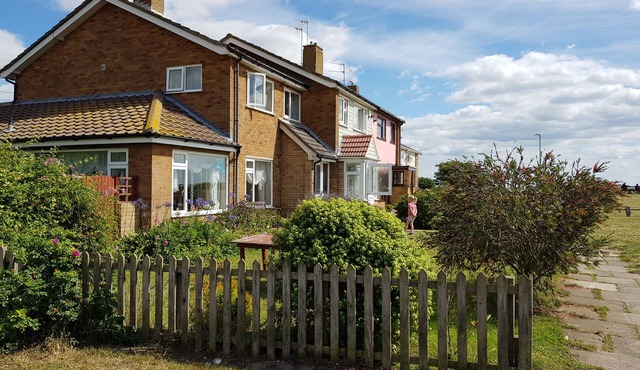 Sea View House: Large modern Beachfront home with downstairs Bedroom & Bathroom