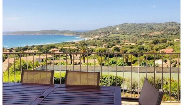 Sea view. Luxury residence in a flowered park. 3 STARS