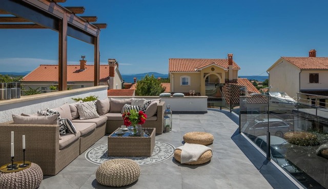 Sea view modern spacious lounge house