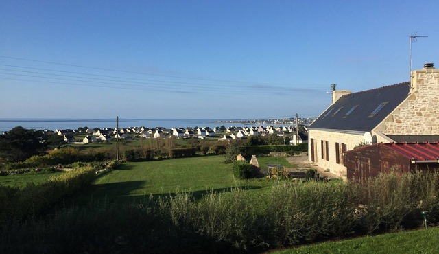 Sea view on Audierne bay, house 6 pers 500 m from the beach TV/SAT/Internet