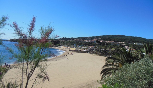 Sea view+pool-Appartment air-conditioned-classified 2 stars by the Tourist Office