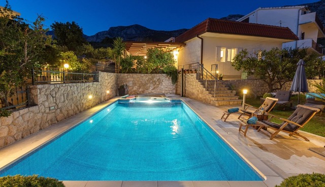Sea View, Private Heated Pool, 5 minutes to Beach, Peaceful Nice Villa