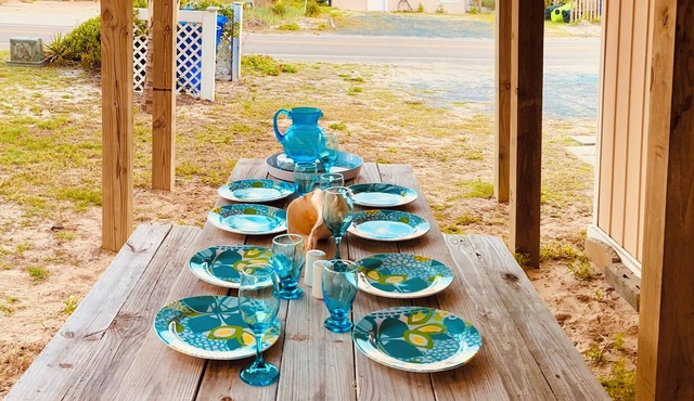 Sea View! Pup Lovin! 2 Min Walk 2 Beach! Linens included!