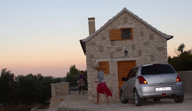 SEA VIEW, ROMANCE, SOLE INSERT, 3 KM KORCULA CITY, IDEAL FOR TWO (plus one)