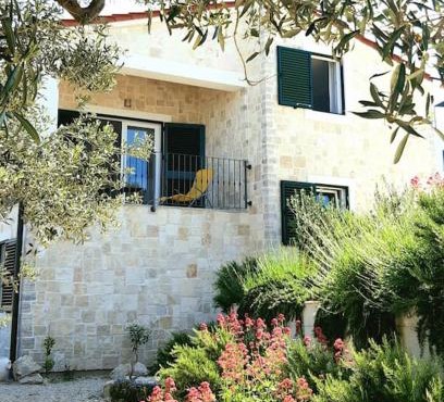 SEA VIEW-STONE HOUSE APARTMENT
