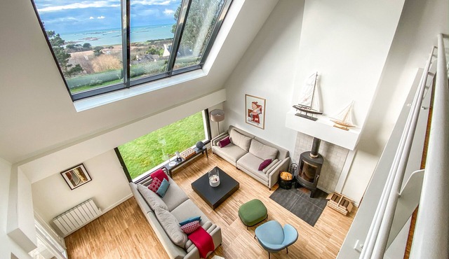 Sea view villa, 10 minutes from the beach