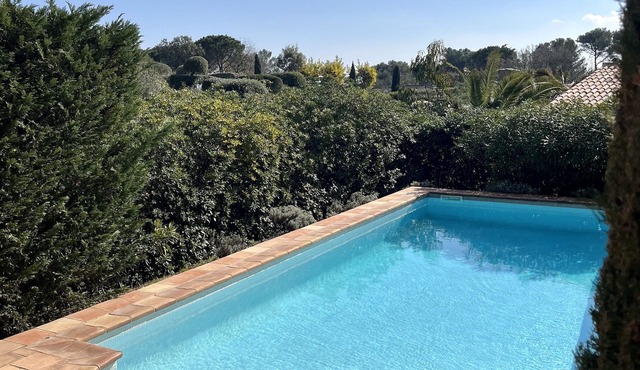 Sea view villa 100m from the beach