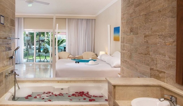 Sea view villa overlooking the ocean