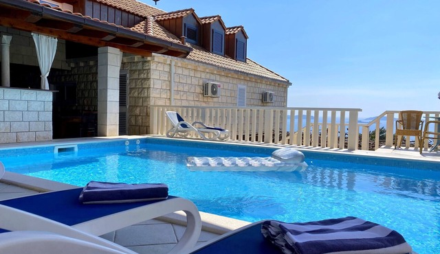 Sea view Villa with private pool just 10 min. drive to Dubrovnik