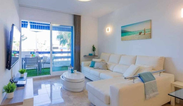 Sea views and pool Free Parking rf18