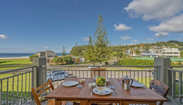 Sea Views Apartment - Onemana Apartment