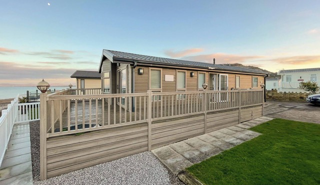 Sea views don’t come much better than Sunset Lodge.