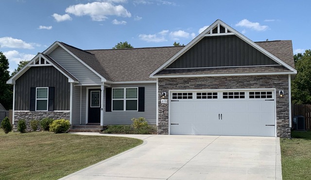 Sea You Soon- 1 mile to Camp Lejeune! Monthly rental- fully furnished!