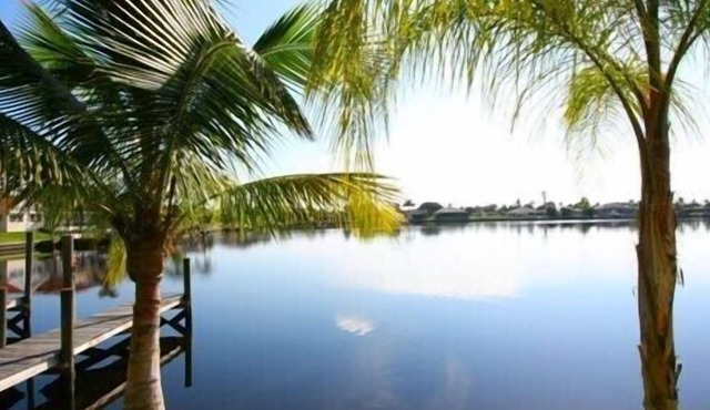 SEABIM Villa RAVE - located on lake* quick gulf access