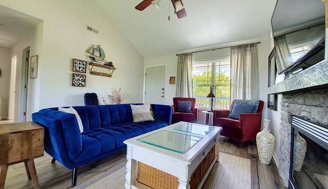 Seabiscuit 5- Relax And Kick Back (Decorated for the 2025 Christmas Season)