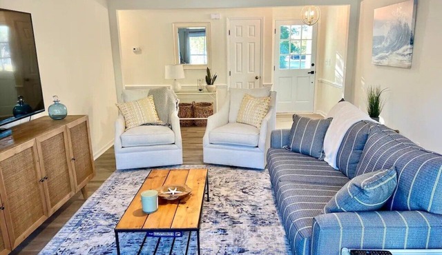 Seabreeze Away - Pool - Fire Pit - Close 2 Beach!