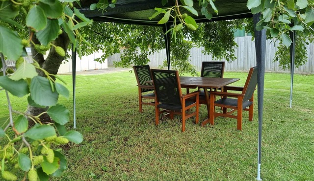 Seabreeze Coast Getaway with Boat Caravan Space&Unlimited Wi-Fi & Netlfix!