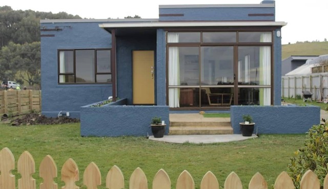 Seabreeze Cottage, by the ocean in Brighton, Otago