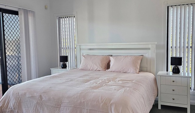 Seabreeze in the Bay - 200m to Esplanade