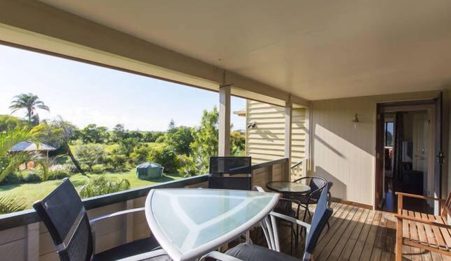 Seabreeze Sojourn - Queenslander one hectare near sea