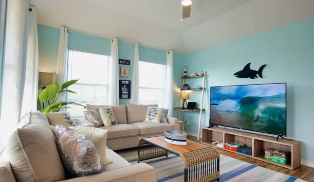 Seabreeze Sueños ※ Surfside Abode a Walk to Beach