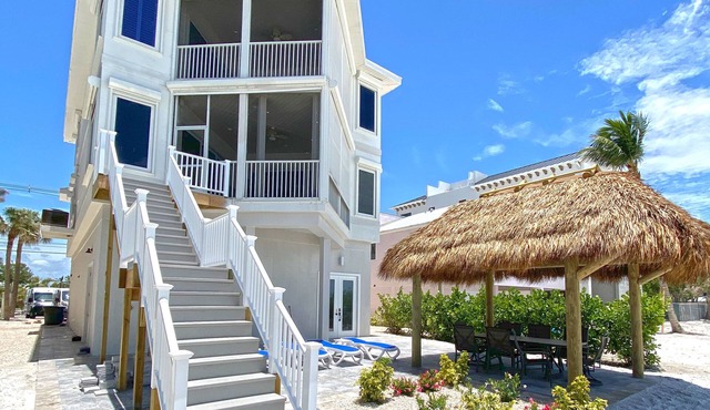 Seabreeze | The perfect tropical family vacation home getaway!