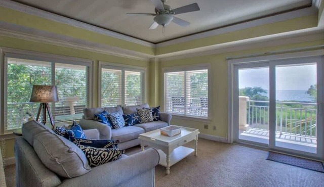 Seabreeze Villa Oceanfront 3bdr with Golf Cart